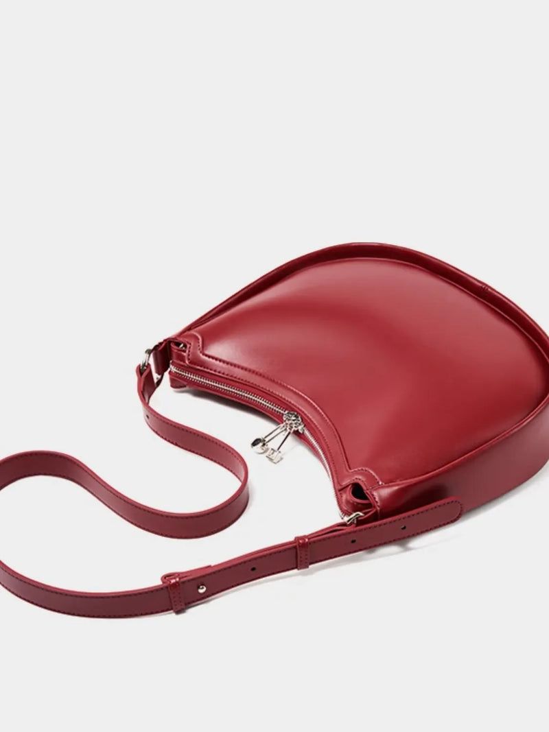 Bolsa Feminina de Ombro Meia Lua em Couro com Alça Ajustável - Luna