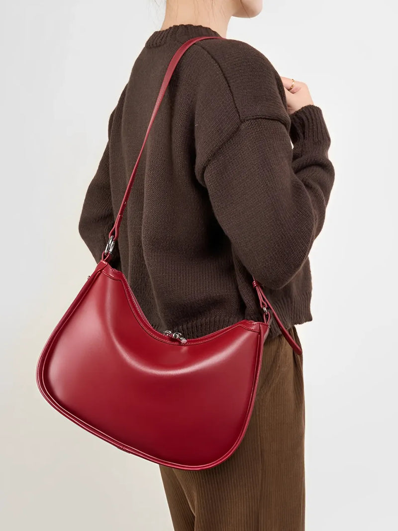 Bolsa Feminina de Ombro Meia Lua em Couro com Alça Ajustável - Luna