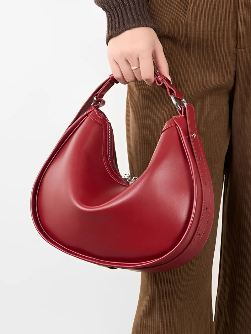 Bolsa Feminina de Ombro Meia Lua em Couro com Alça Ajustável - Luna